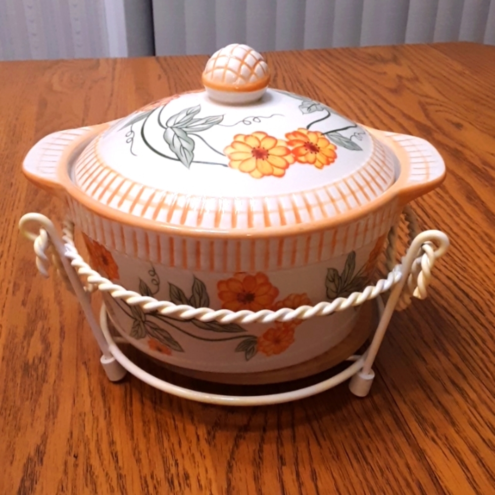 Temp-tations by Tara 1.0 Quart Morning Glory Ovenware Dish with Wire Rack